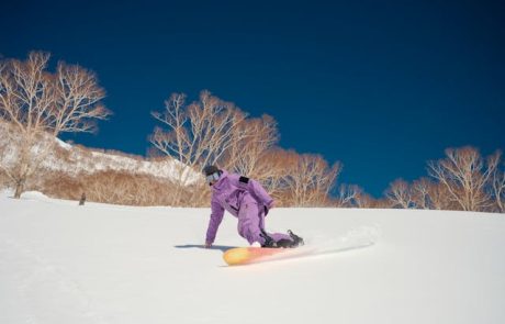 5 ריזורטים ביפן לאוהבי סקי: חווית חורף בלתי נשכחת